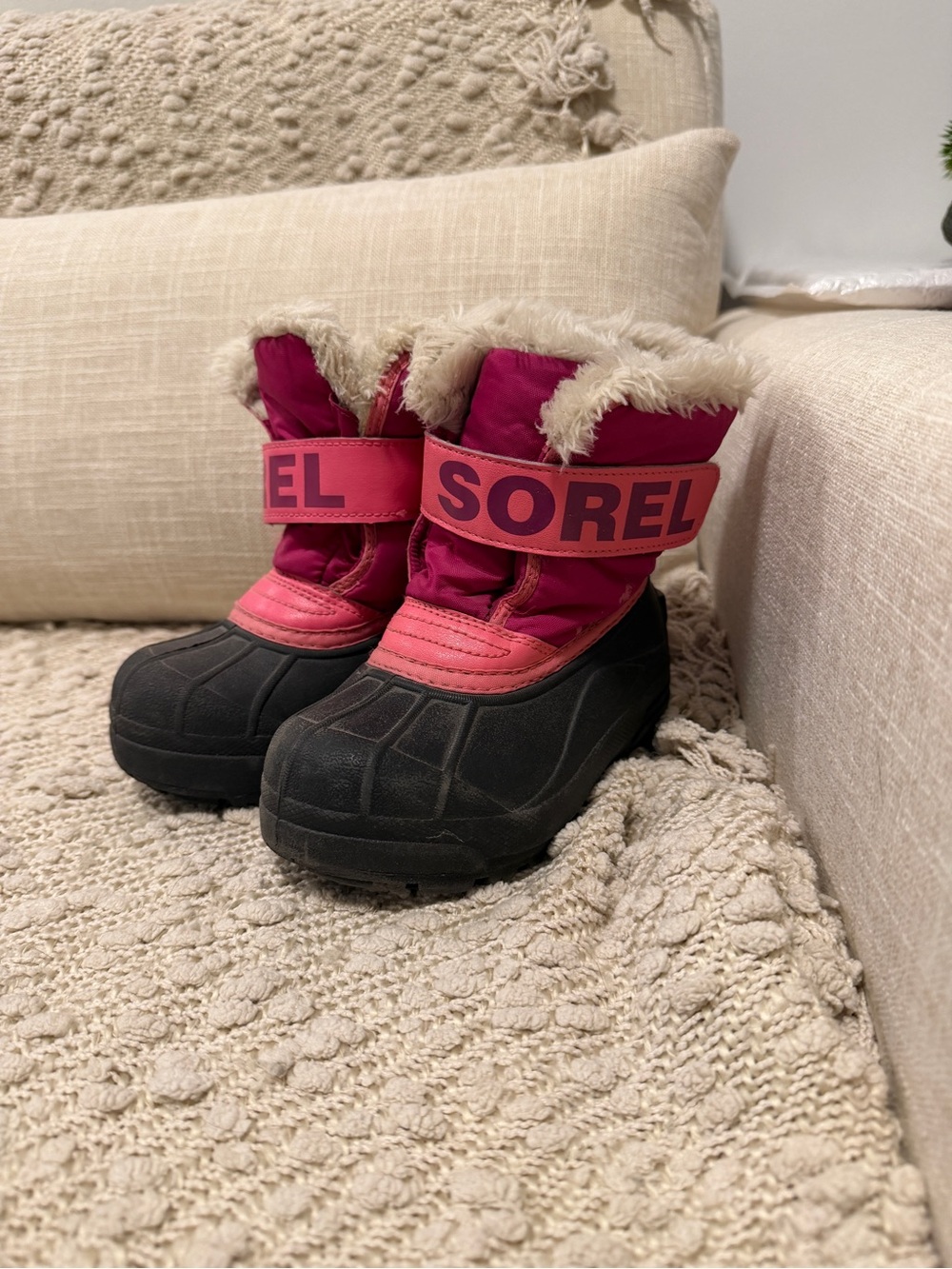 Sorel Toddler Size 10 Girls Pink Black Snow Commander Boot